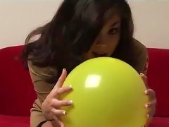 19yo Mia In Solo Masturbation Shows Hot Ass And Natural Tits While Playing With Balloon